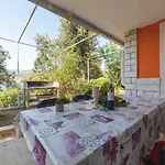 Semesterbostad Luna Seget Vranjica